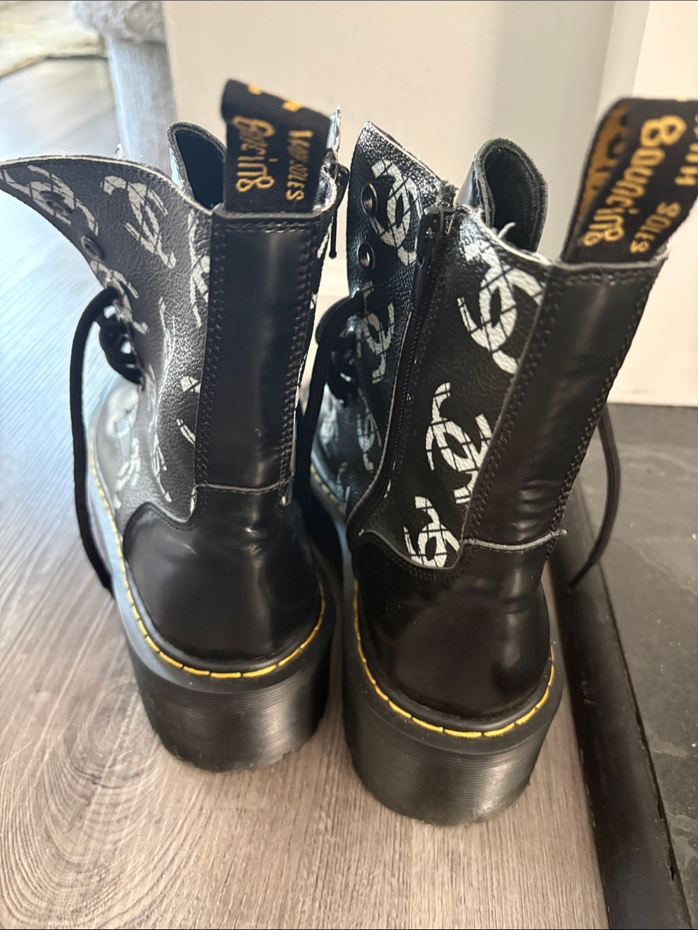 Dr. Martens Black Lace-Up Platform Kids Boots with White Logo Print - Picture 4 of 11